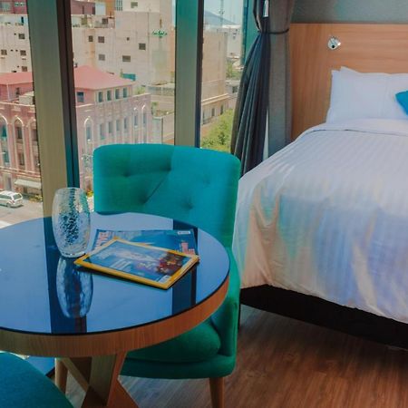 Hotel Kavia מונטריי מראה חיצוני תמונה