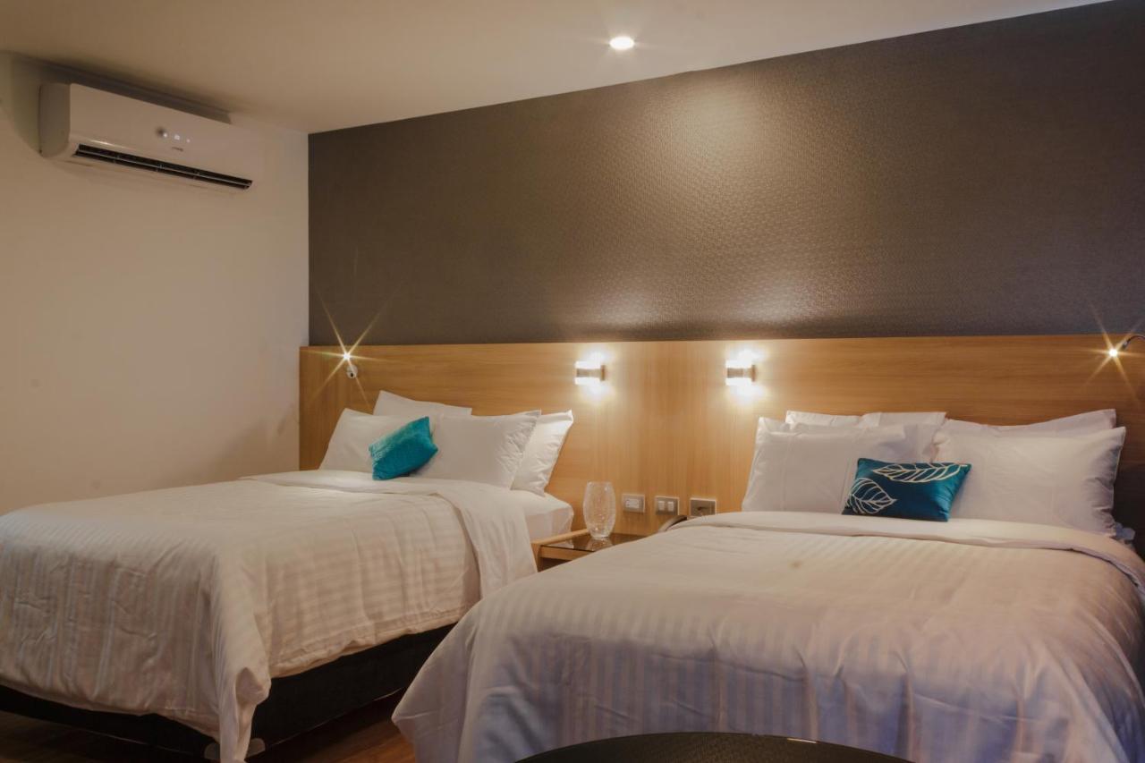 Hotel Kavia מונטריי מראה חיצוני תמונה