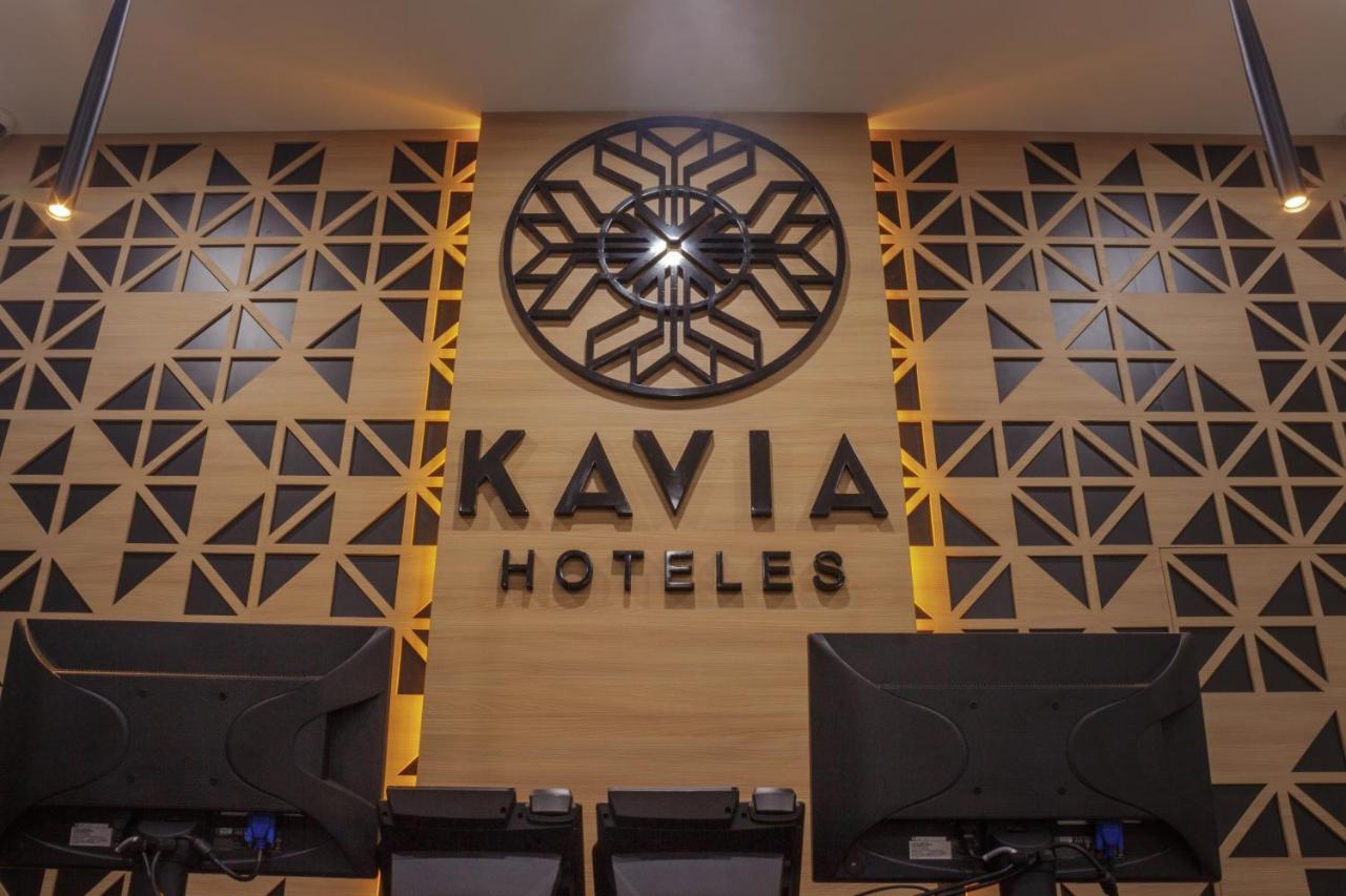 Hotel Kavia מונטריי מראה חיצוני תמונה