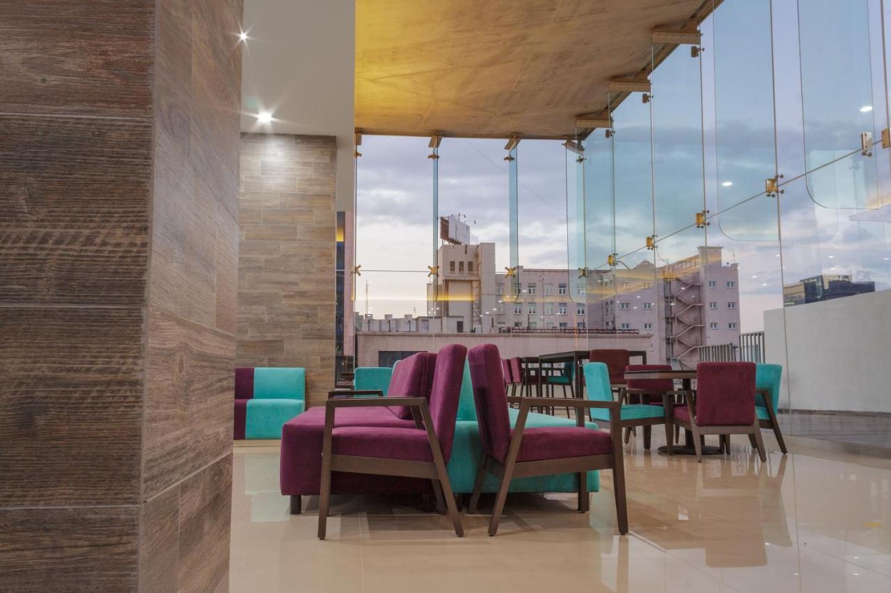 Hotel Kavia מונטריי מראה חיצוני תמונה
