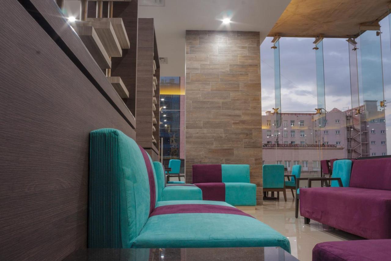 Hotel Kavia מונטריי מראה חיצוני תמונה