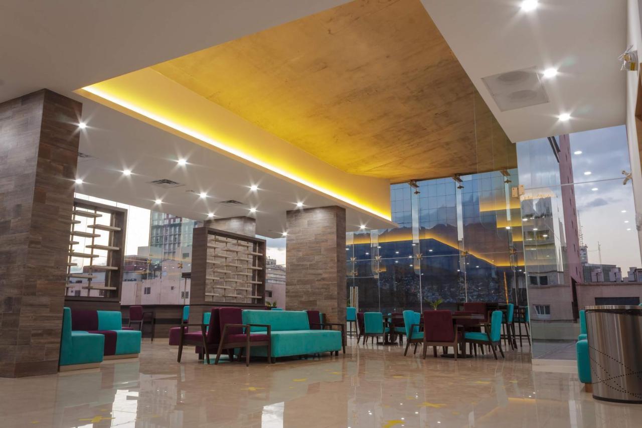 Hotel Kavia מונטריי מראה חיצוני תמונה