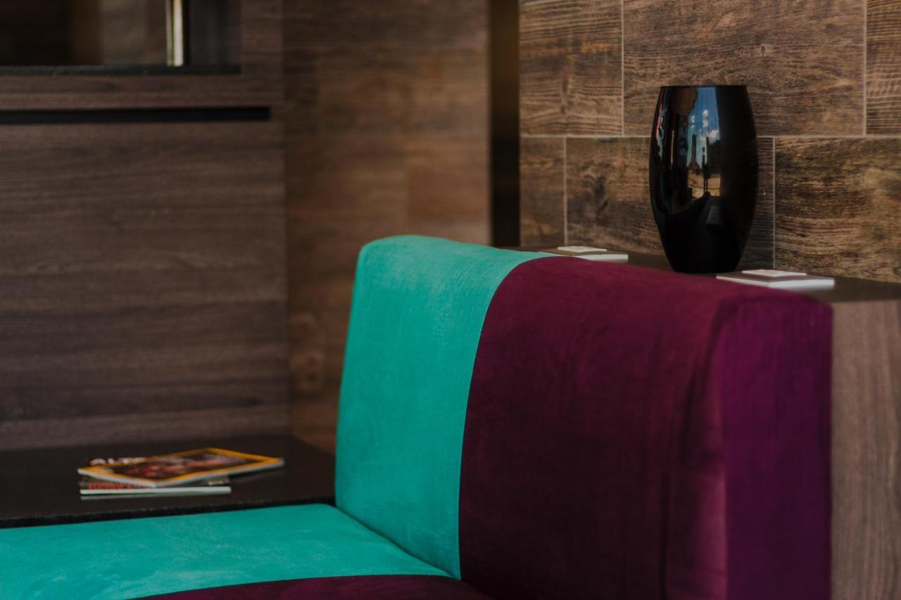 Hotel Kavia מונטריי מראה חיצוני תמונה