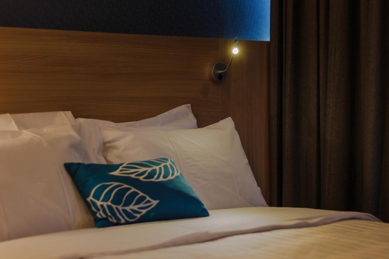 Hotel Kavia מונטריי מראה חיצוני תמונה