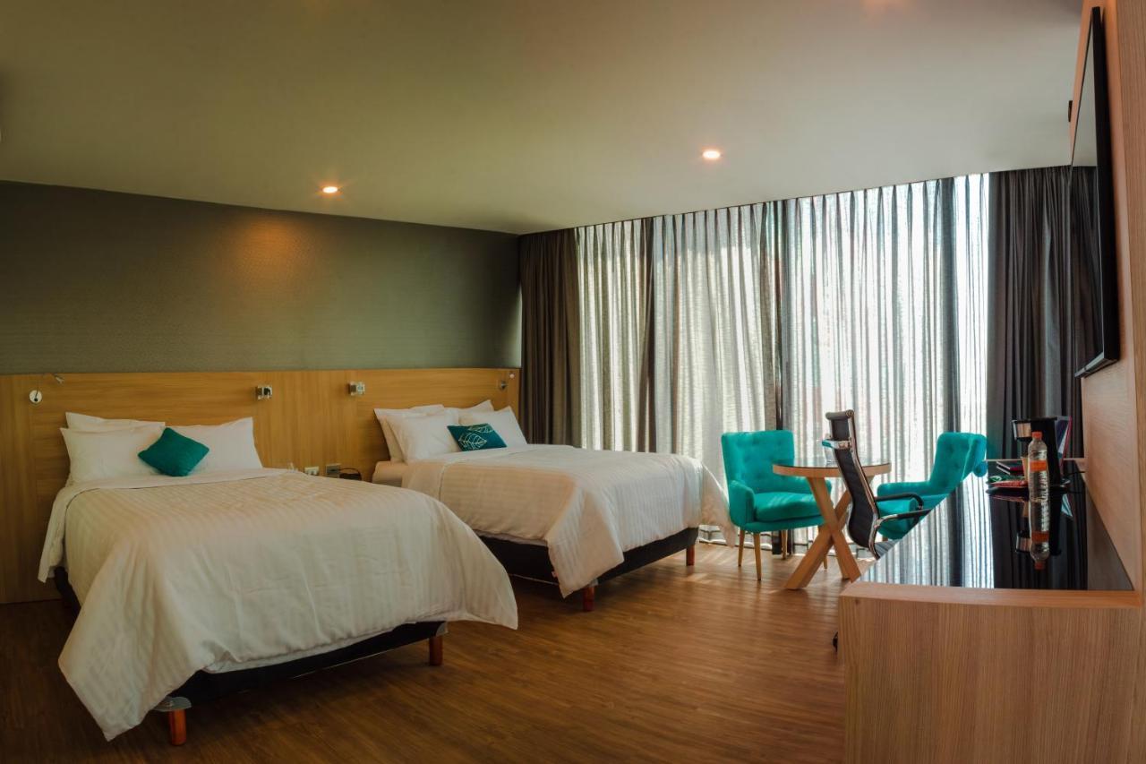 Hotel Kavia מונטריי מראה חיצוני תמונה