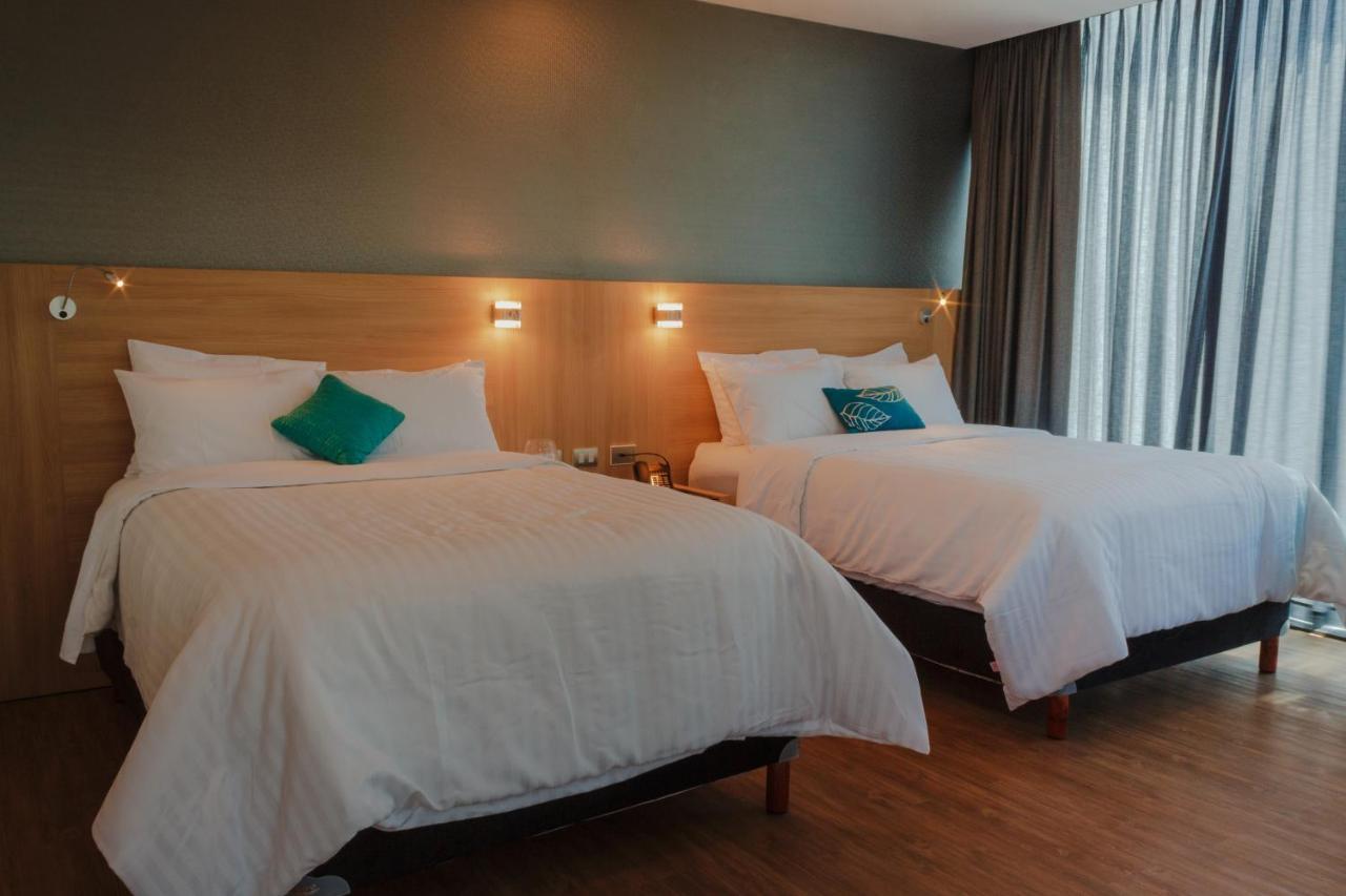 Hotel Kavia מונטריי מראה חיצוני תמונה